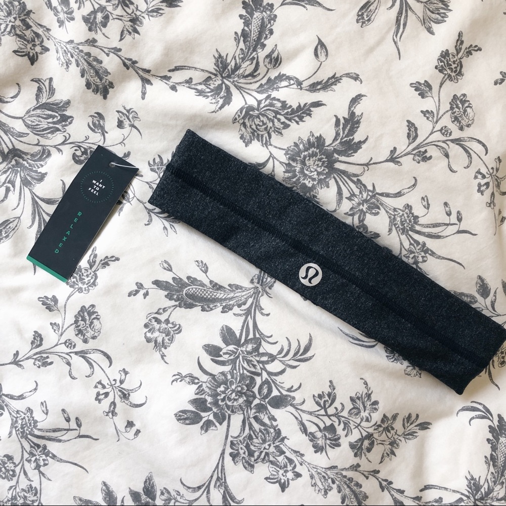 Lululemon Fly Away Tamer Headband